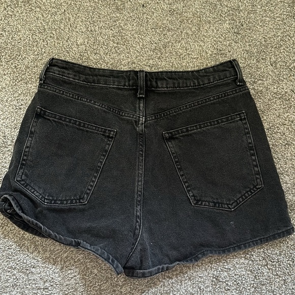 Forever 21 black Jean high waisted shorts - women’s size 29 - Picture 2 of 4